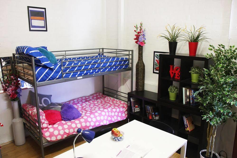 South Yarra Hostel เมลเบิร์น ภายนอก รูปภาพ